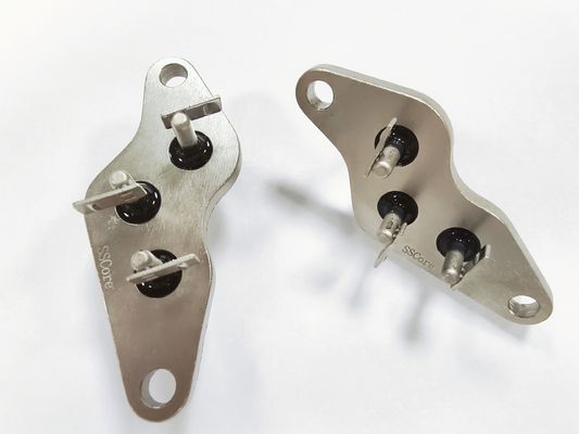 Connettore ermetico per veicoli elettrici in vetro in ceramica per montamento a pannelli fino a 20A 540V per SSCore