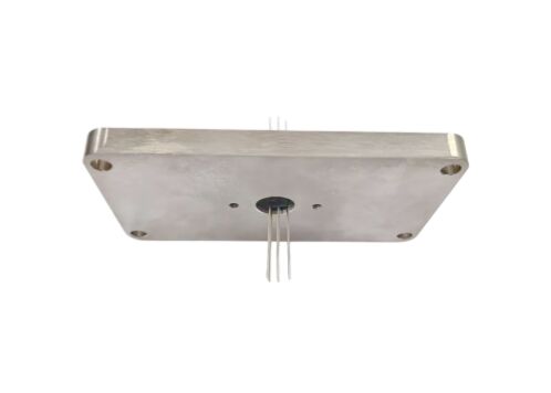 Tavola terminale di connessione di varie dimensioni che offre una superficie di nickel plating per connessioni elettriche e durabilità duratura